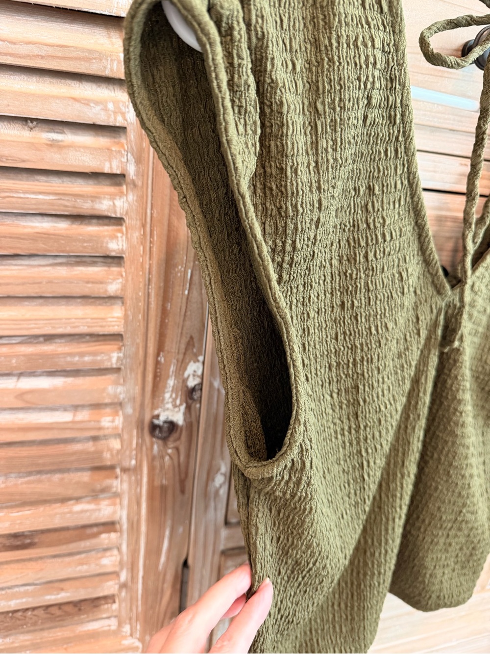 NWT Evereve Savanna Pucker V-Neck Tie Back Textured Top in Olive (Size XS) - Picture 8 of 13